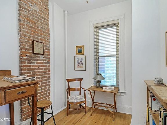4th image of 717 Washington St #3W