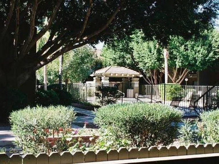 Rancho Sierra Apartments — Photo 4