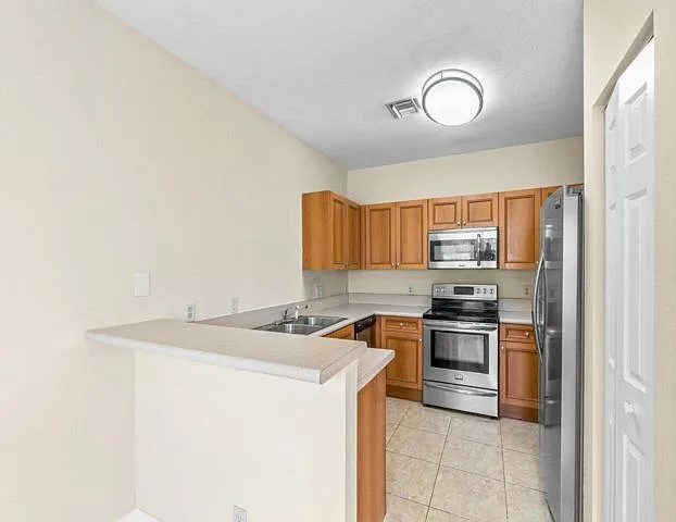 809 Talia Cir E — Photo 4