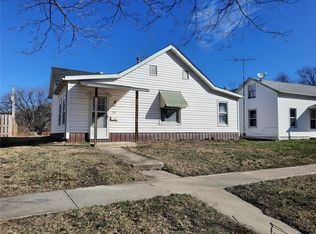231 Fairfax St, Carlyle, IL