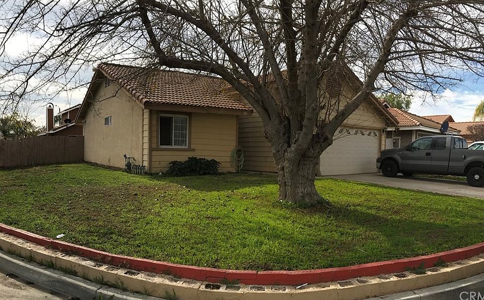 2nd image of 301 Red Maple Pl