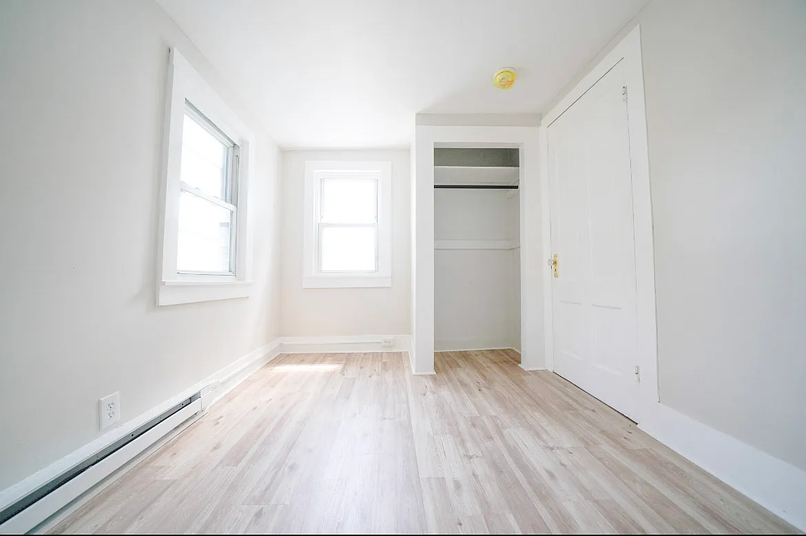 3 bed, 1271 sqft, $2,500 — Photo 4