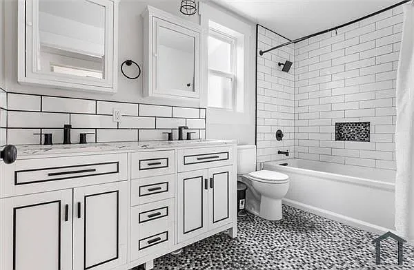 3031 Chestnut St — Photo 3