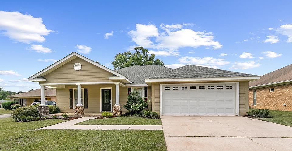 1st image of 105 Tuscany Ln