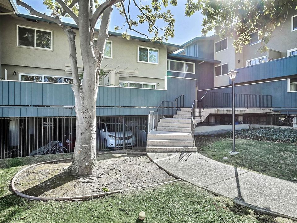 1st image of 7140 Rainbow Dr APT 6
