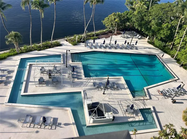 2333 Brickell Ave APT 1402, Miami, FL 33129