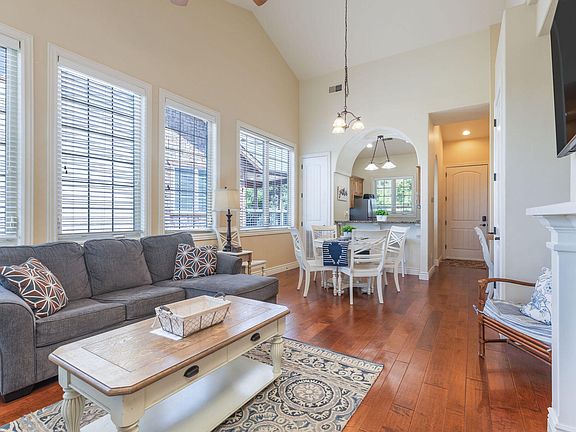 4th image of 29 Stone Cliff Circle Unit 6