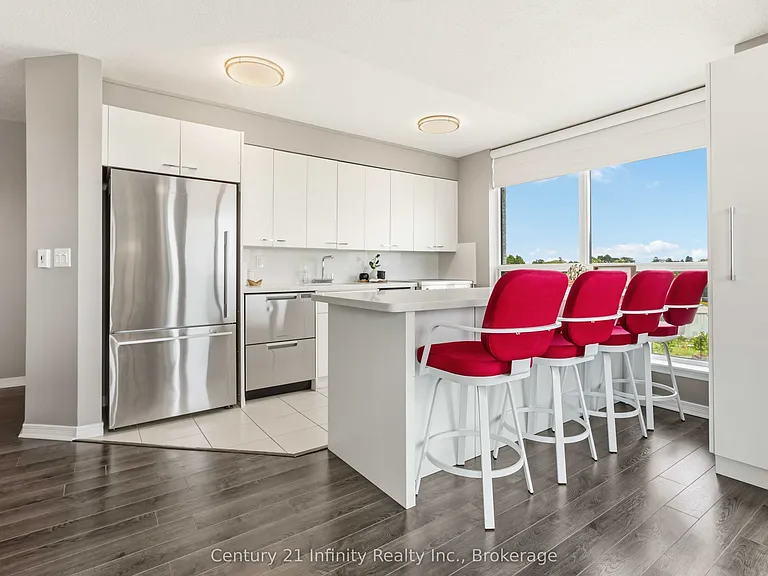 340 Watson St W #510 — Photo 13