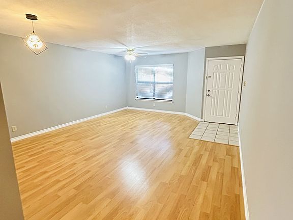 3rd image of 15506 Knollmeadow