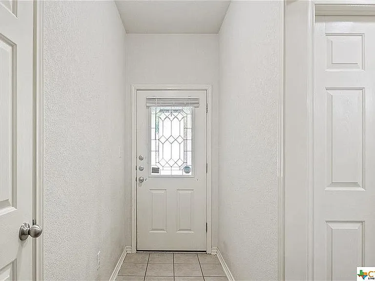 5214 Southern Crossing Dr — Photo 3