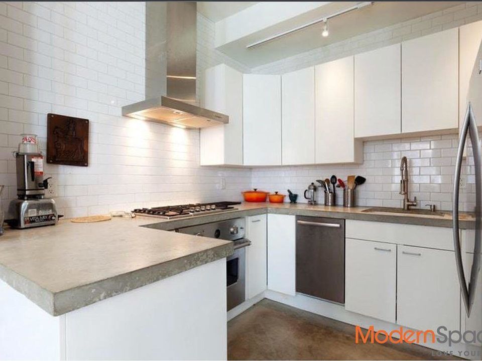 2nd image of 822 Greenwich St APT 3B