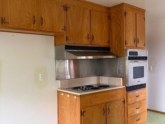 5th image of 34 Cottage Ln