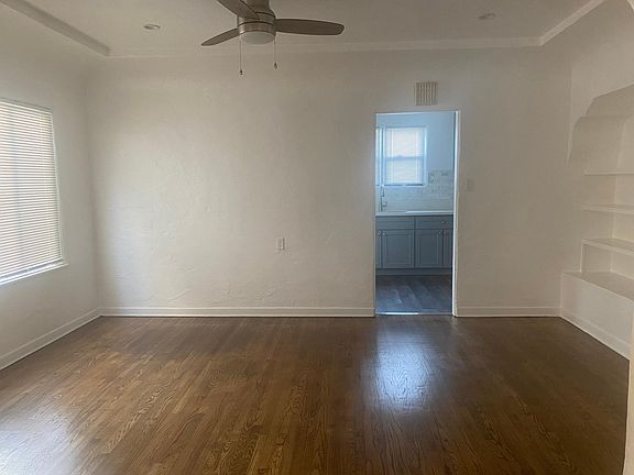 5th image of 2818 W 43rd Pl #2818
