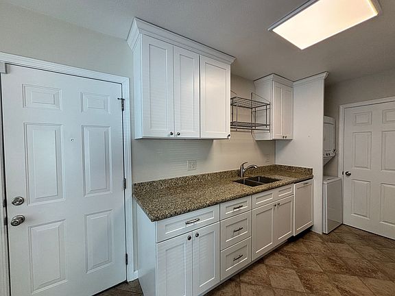 5th image of 1107-1141 E McKenzie Ave