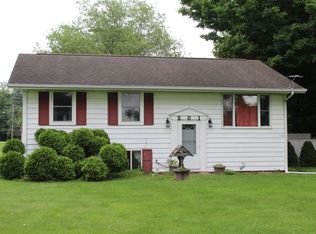 201 Geiger Rd, Niles, MI 49120