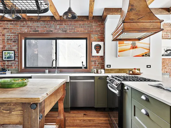 115 Allen Street image 2 of 12