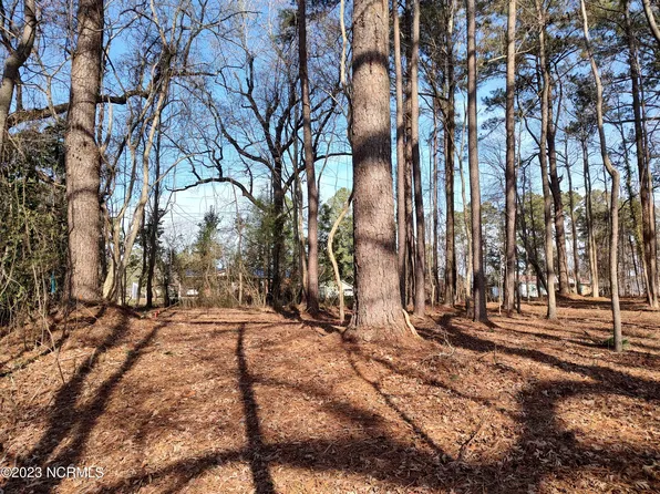 8 Old Bath Hwy Highway, Washington, NC 27889