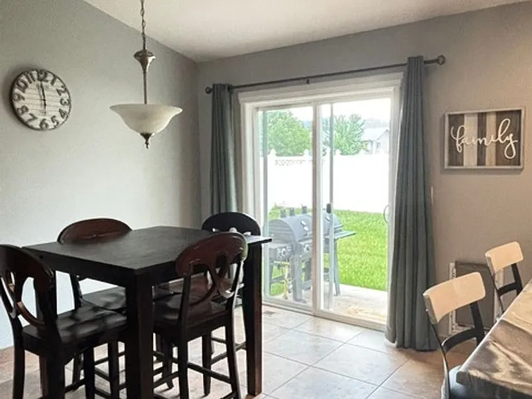 7 Darlene Rd — Photo 7