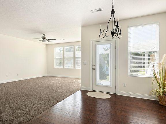 5th image of 885 Zeller Cir