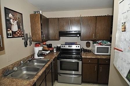 4th image of 2625 Piccadilly Ct