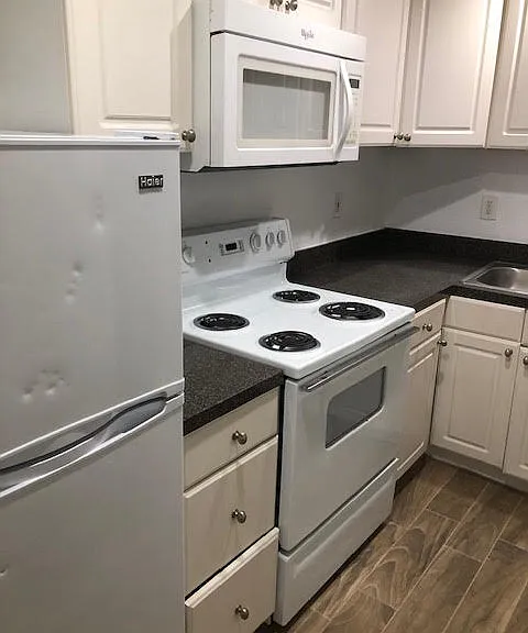 4061 E Michigan St — Photo 11