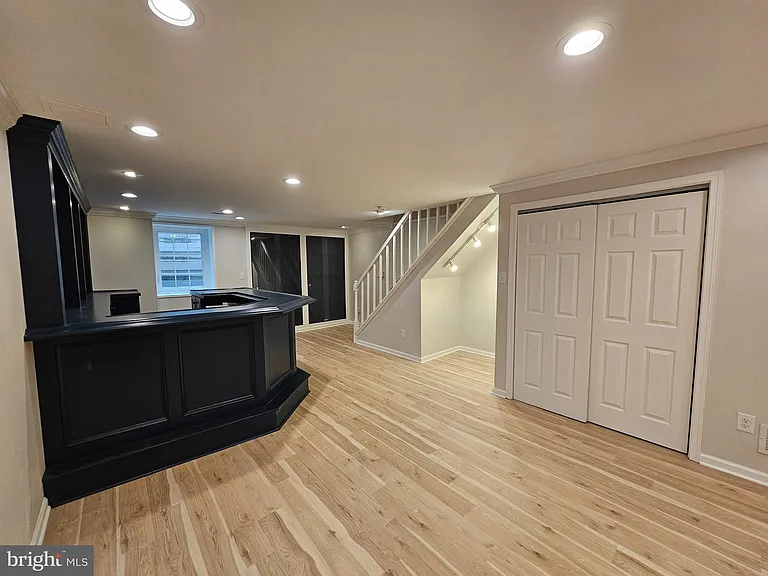 750 E Marshall St #611 — Photo 21