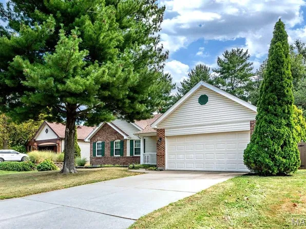 5 Aken Ct, Saint Peters, MO 63376