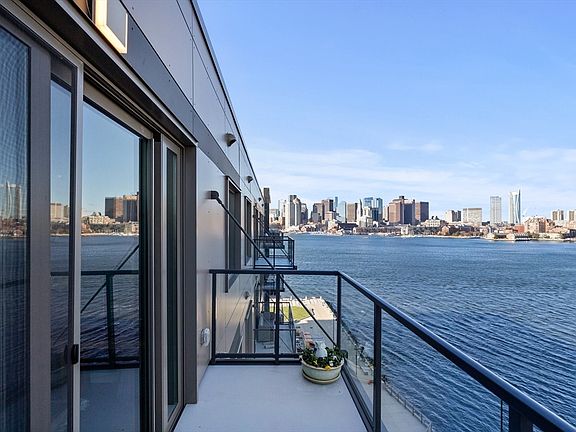 4th image of 45 Lewis St #Penthouse 14