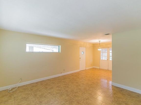 3rd image of 2807 Pembrook Dr