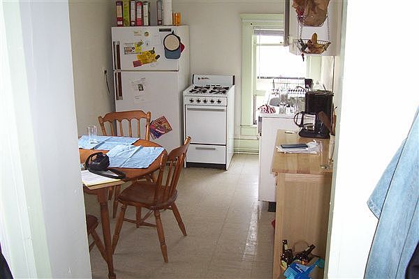 403 S. Seventh #4 - Kitchen