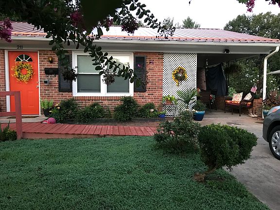 2nd image of 211 Spainhour St