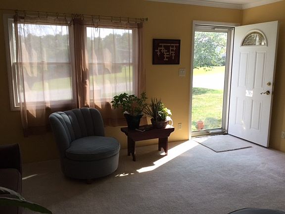 4th image of 1016 S Parkview Cir