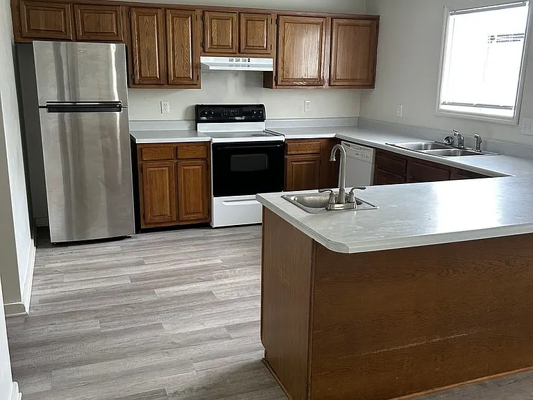 103 Persimmon Ct — Photo 2