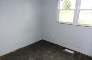 4th image of 22241 Harper Ave