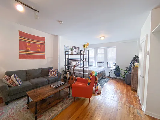 Rented by Compass | media 2