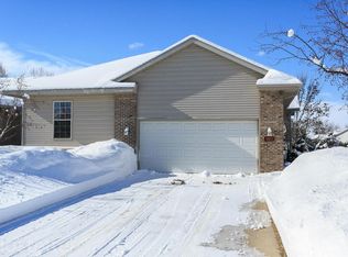 1423 Kings Run Dr NW, Rochester, MN 55901