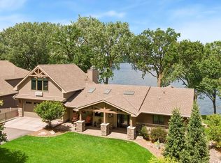 920 Pershing Cir, Burnsville, MN 55306