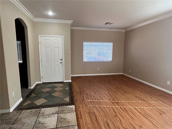 3rd image of 53 W Kraft Ave