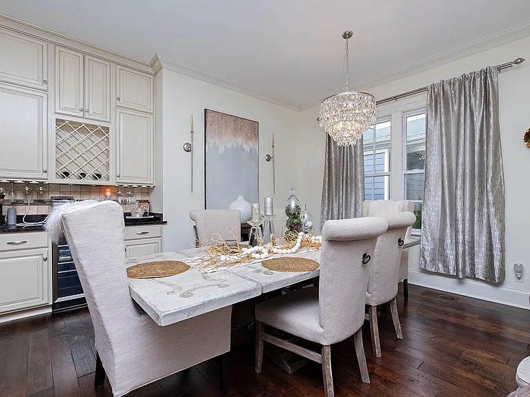9406 Harlequin St — Photo 15