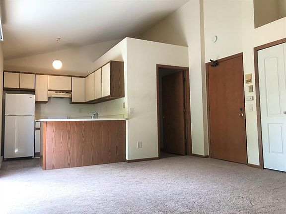 4th image of 1041 McKenna Blvd APT A