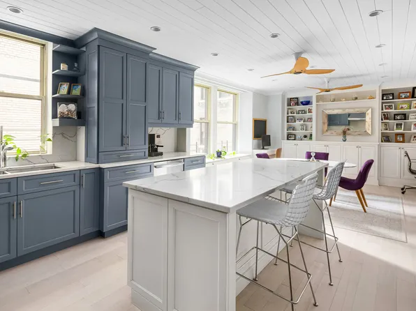 130 East 75th Street image 4 of 11