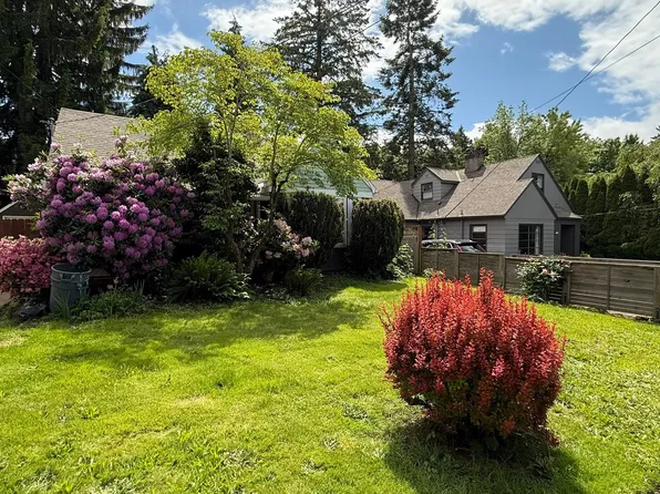5708 SE Stark St, Portland, OR 97215
