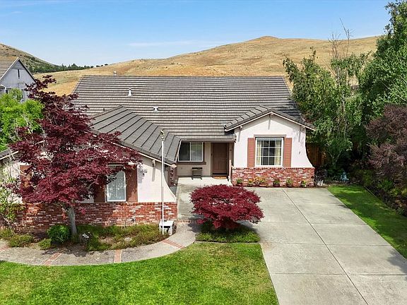 5th image of 2840 Thornbury Court