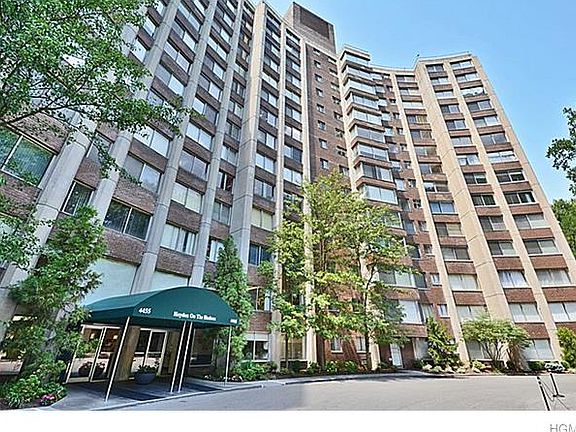 2nd image of 4455-4465 Douglas Ave #9L
