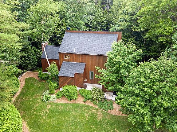 3rd image of 14 Acacia Ln