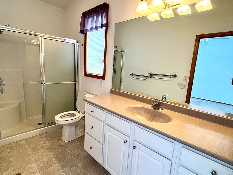 517 Burnham Pl — Photo 13