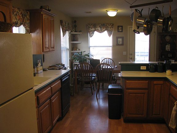 2nd image of 1124 Bradford Pl