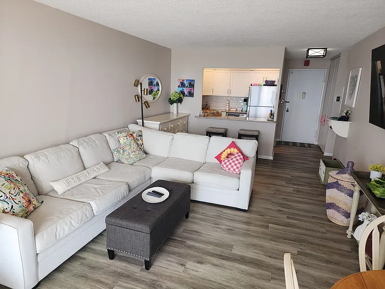 9400 Atlantic Ave #1005 — Photo 5