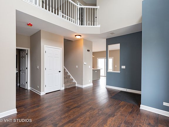 3rd image of 305 Thornwood Way Unit E