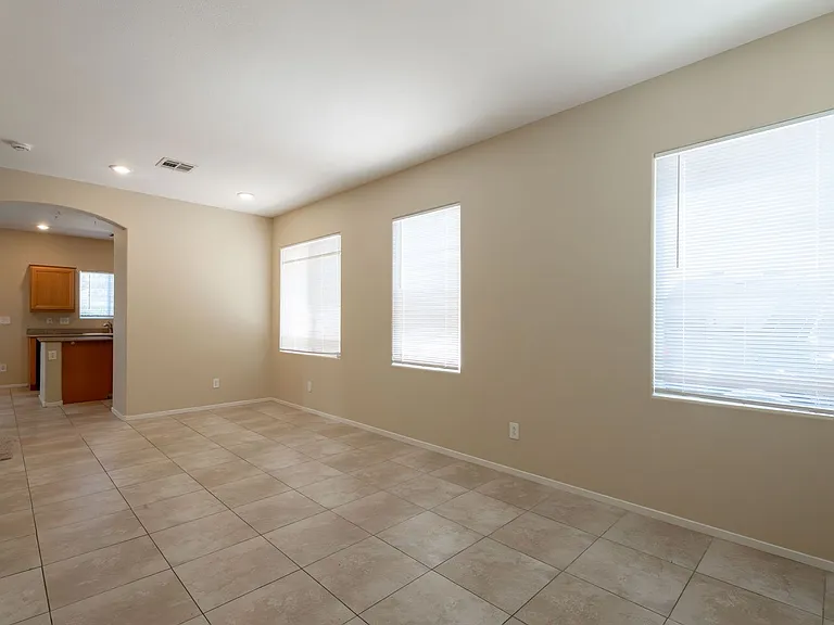 944 Saffex Rose Ave — Photo 1